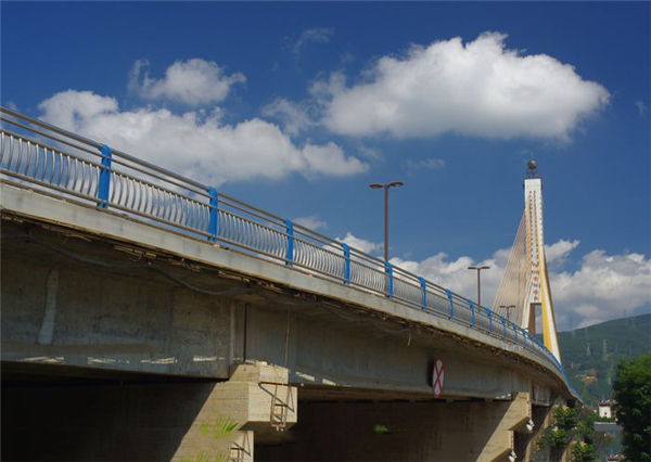 东莞304不锈钢桥梁护栏：安全、耐用与美观的完美结合