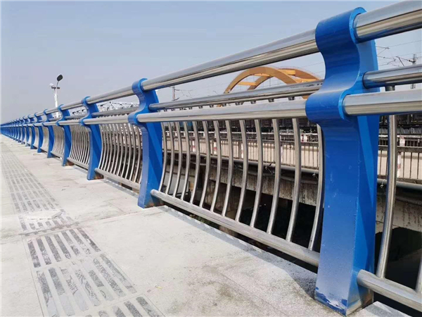 东莞304不锈钢复合管护栏的生产工艺揭秘