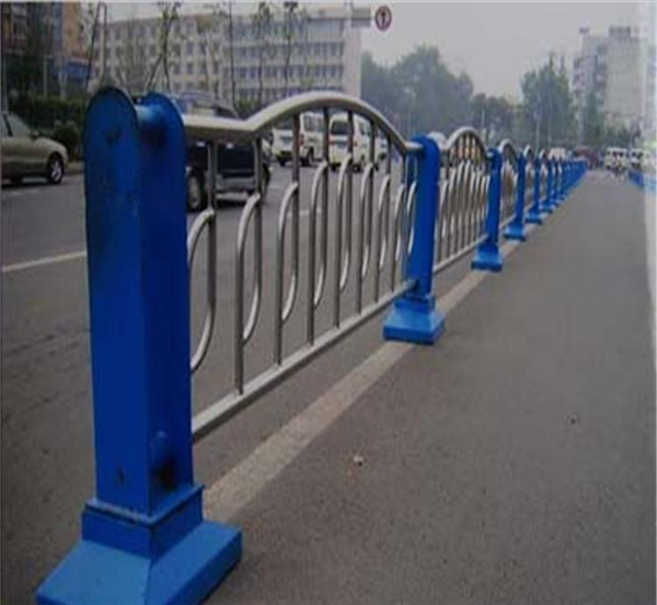 东莞不锈钢防撞栏杆生产制造工艺